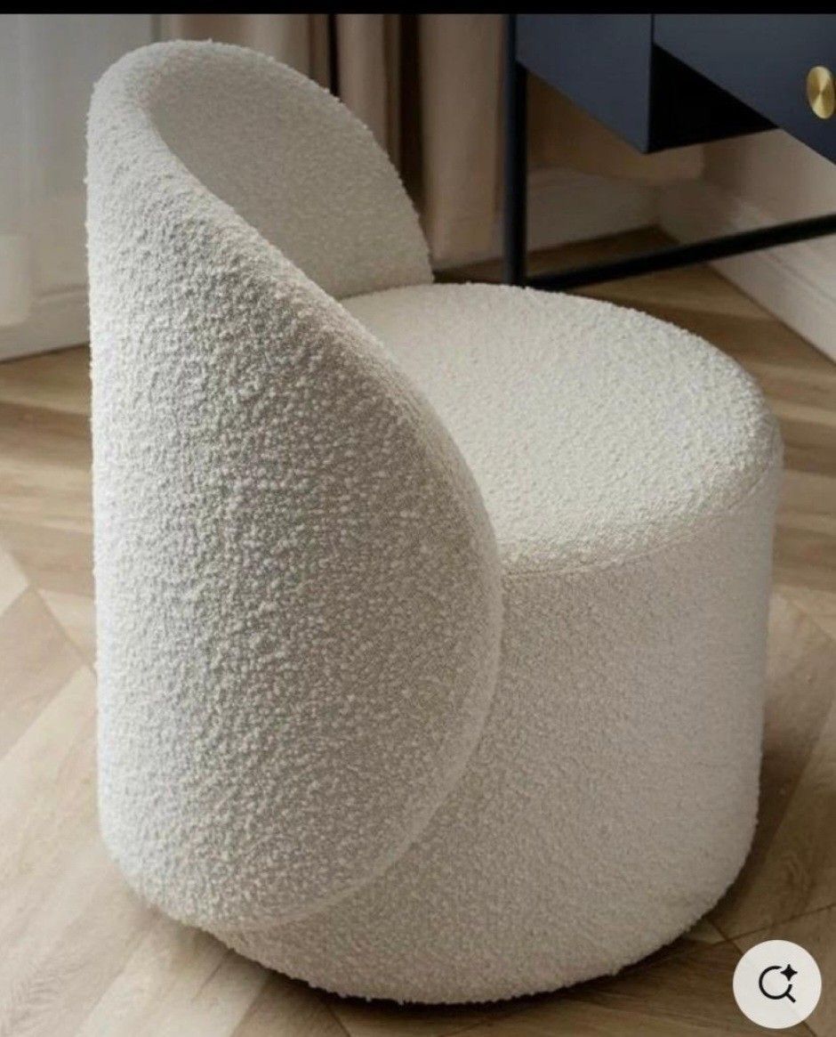 Aurora Curve-Back Ottoman Seat